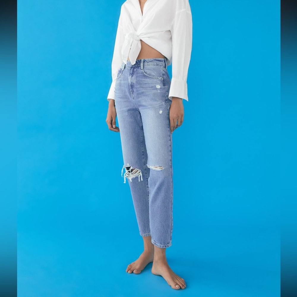 🌸Zara Distressed Jeans